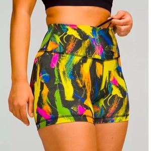 NWOT Lululemon Train HR Short 4"